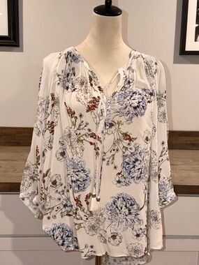 Danielle Raine Wilcox Peasant Blouse - White with Blue and Red Print size 3X